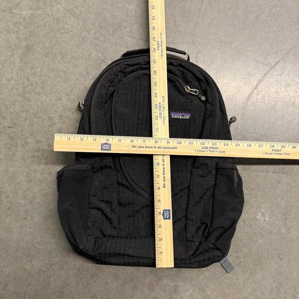 Patagonia Refugio 28L Backpack Black Ripstop Grid Laptop Daypack Bag 3520